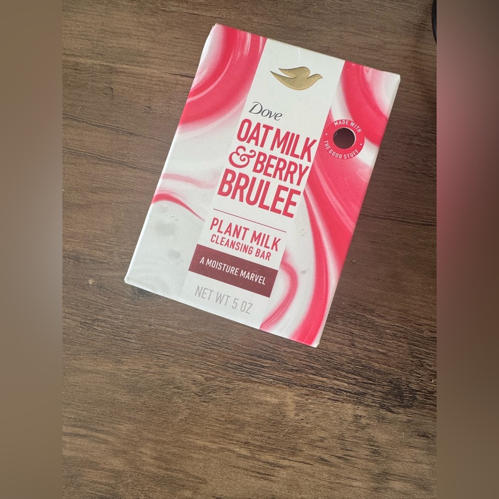 Dove, Oatmilk & Berry Brûlée Beauty Bar